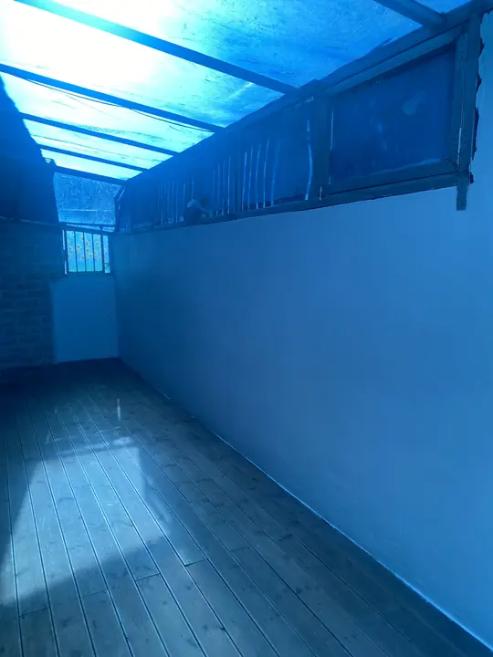 곰팡이 제거 작업 후 베란다 내부